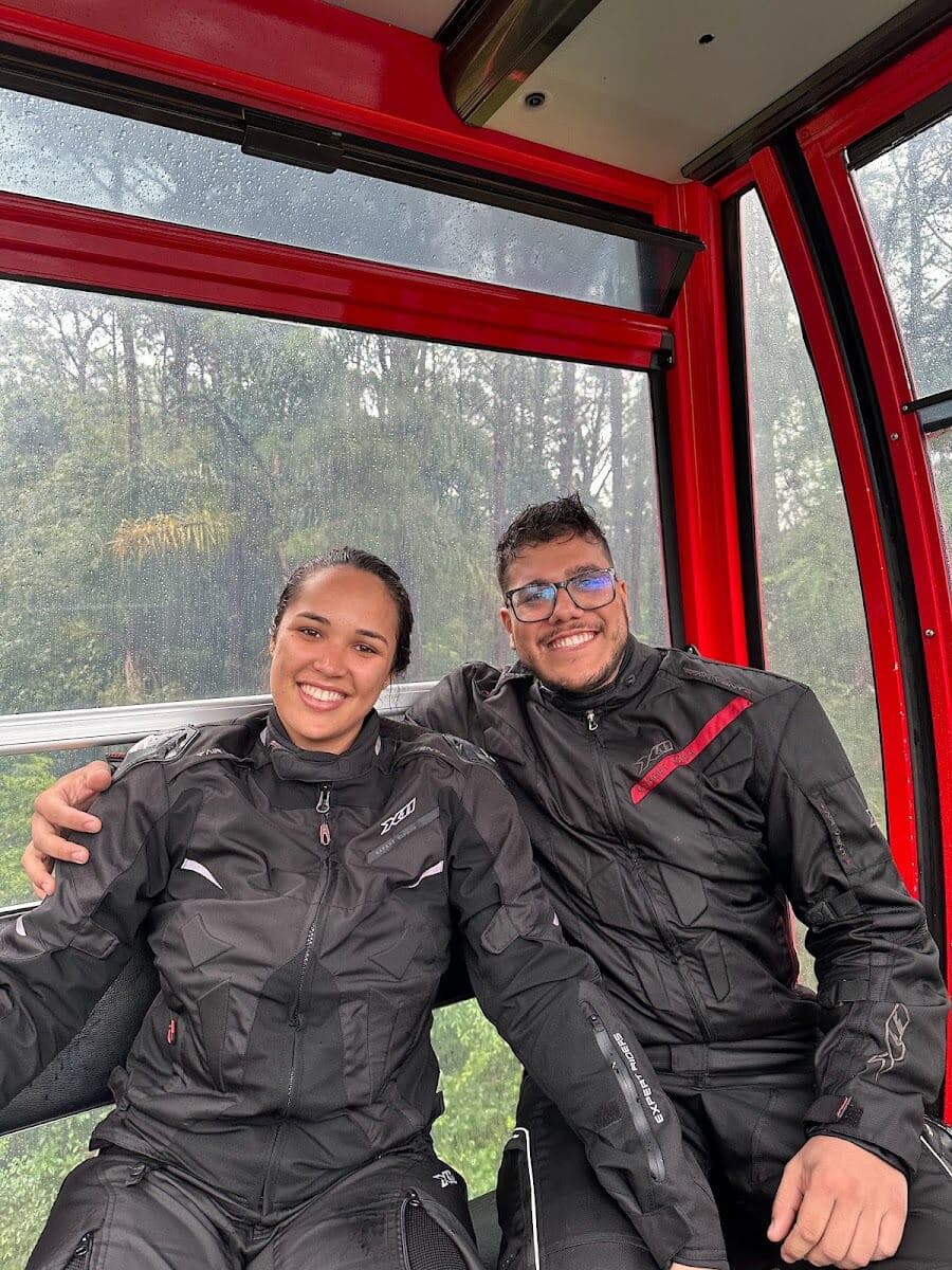 Nós dois dentro do bondinho